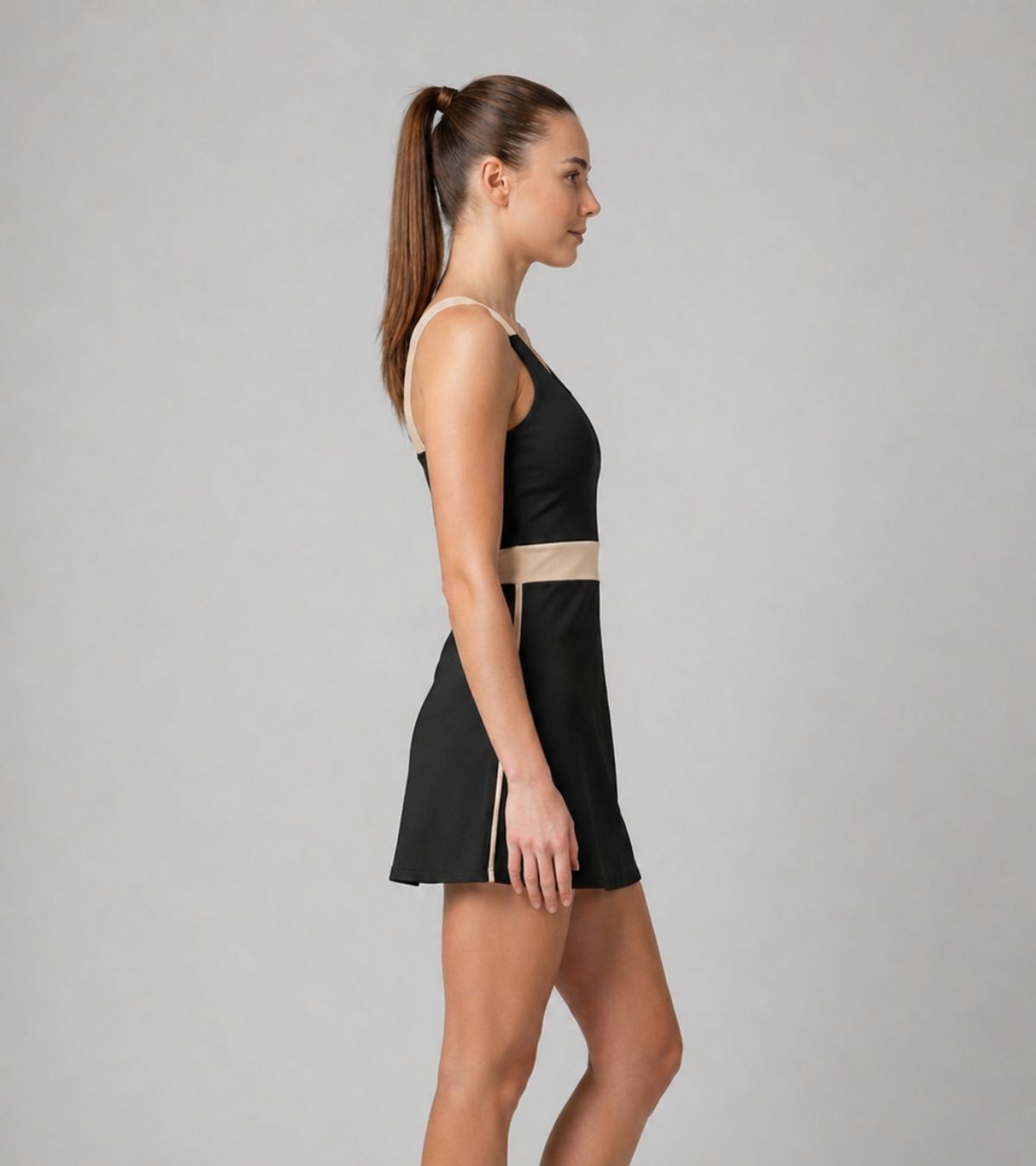 Costas do Vestido Fluity JOOG Preto com recorte vazado