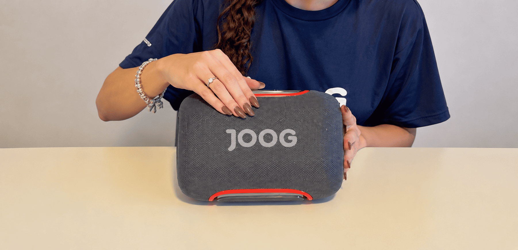 Caixa de Som Joog Pair D em ambiente externo